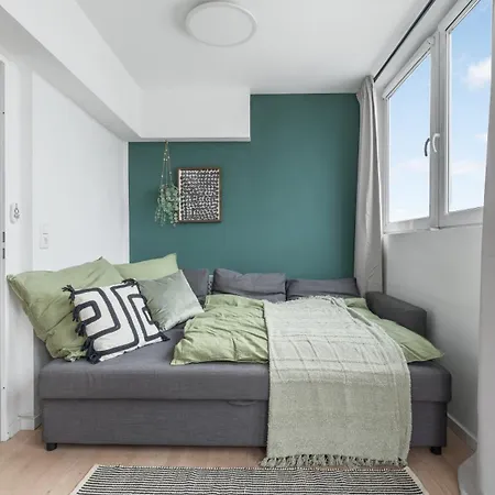 Urban Loft - 180 Skyline Balkon - 4sz - Hbf Apartment