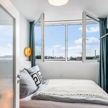 Urban Loft - 180 Skyline Balkon - 4sz - Hbf Apartment
